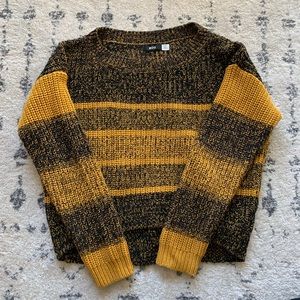 🌟FINAL SALE🌟 Cozy stripped UO sweater